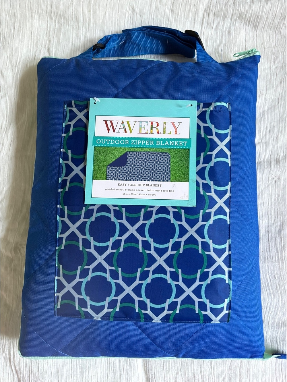 Waverly outdoor padded blanket in zipper blanket w/dishes & cloth napkins